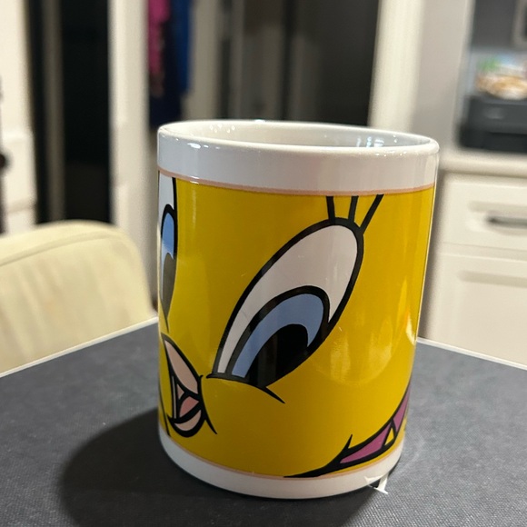 Gibson Other - Looney Toons tweety bird coffee mug pre-owned